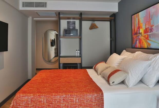 İn The Middle Hotel - Görsel 7