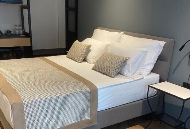 İn The Middle Hotel - Görsel 15