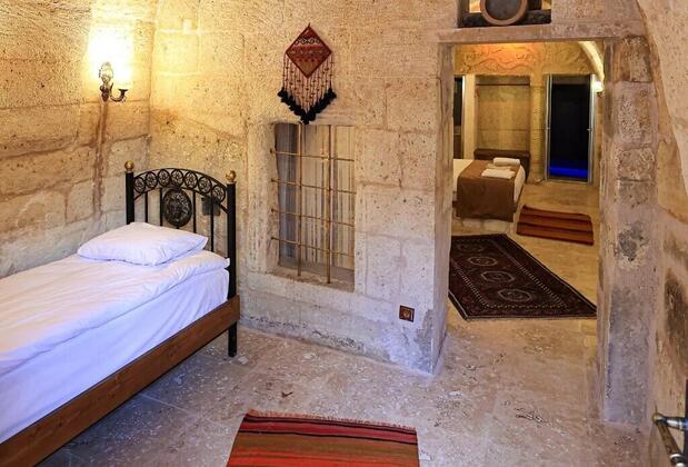 By Yüksel Cave - Görsel 5