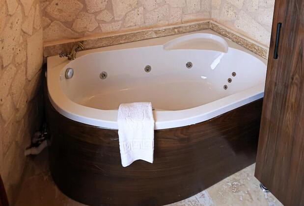 By Yüksel Cave - Görsel 6