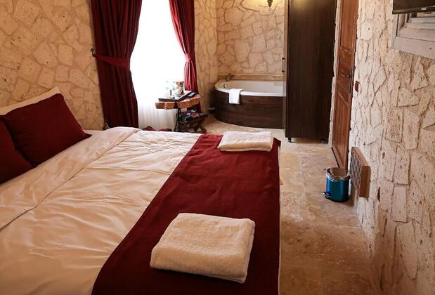 By Yüksel Cave - Görsel 15