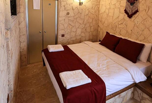 By Yüksel Cave - Görsel 18