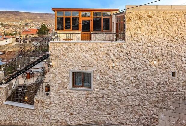 By Yüksel Cave - Görsel 19