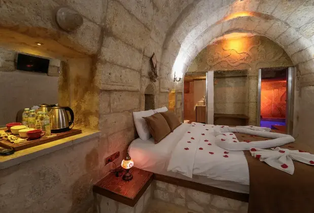 By Yüksel Cave - Görsel 21