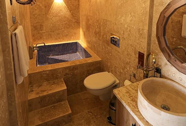 By Yüksel Cave - Görsel 23