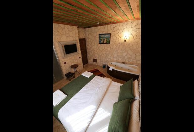 By Yüksel Cave - Görsel 27