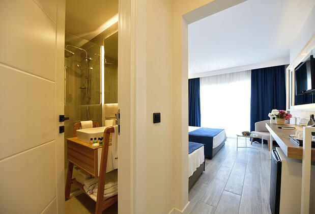 Mediterranean Resort Hotel - Görsel 13