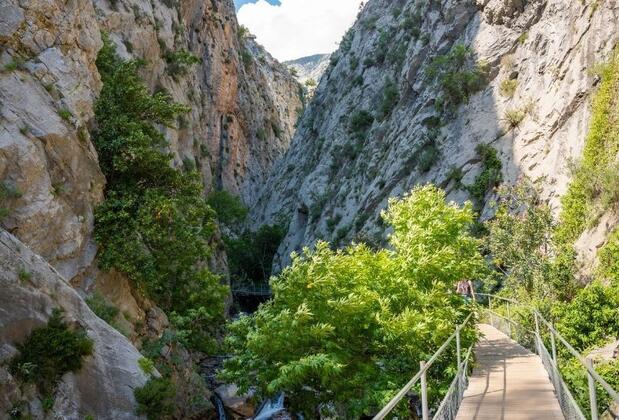 Saklıkent Kanyonu giriş ücreti ne kadar, gezmek ne kadar sürer? Saklıkent Kanyonu'nda müzekart geçerli mi?