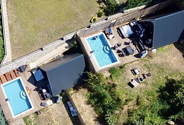 Black Wooden Bungalov - Görsel 5