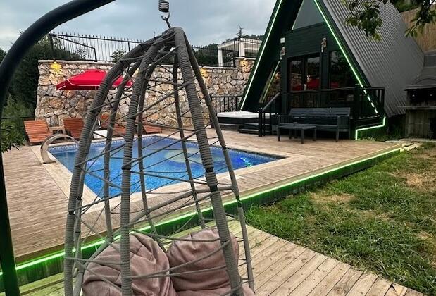 Black Wooden Bungalov - Görsel 6