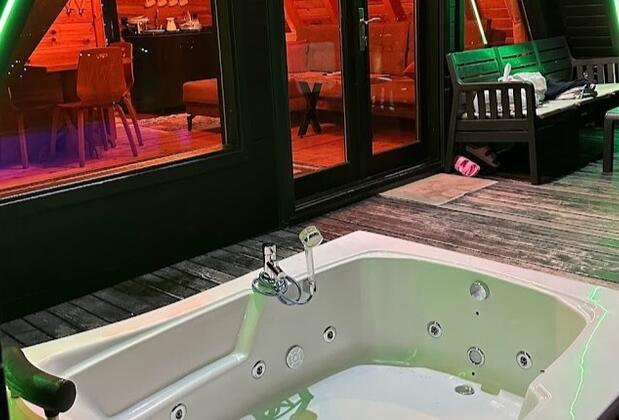 Black Wooden Bungalov - Görsel 7