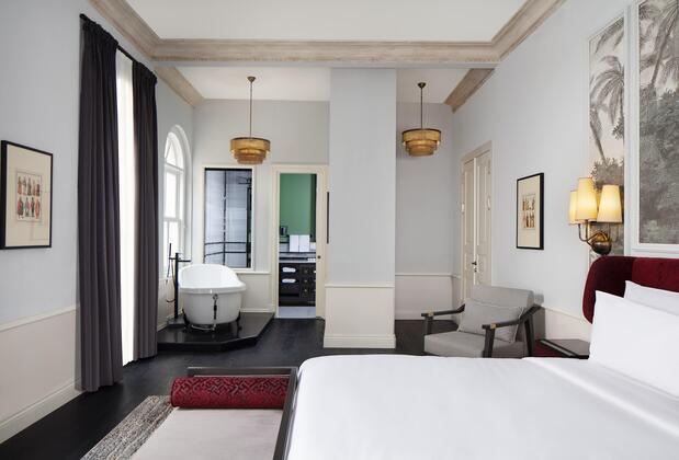 Adahan DeCamondo Pera, Autograph Collection - Görsel 4