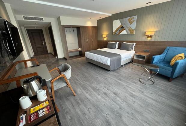 Ezkar Bathonea Art İstanbul - Görsel 4