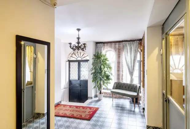 The Red Tent Suite 88 - Görsel 4