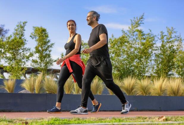 İzmir'de Keyifli Bir Yürüyüş İçin En İyi Rotalar: Şehir Merkezi ve Yakın Çevredeki Yürüyüş Yolları