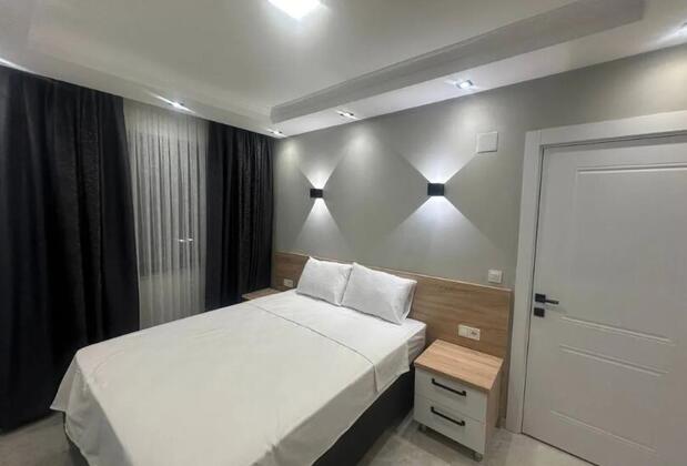 The Brothers Suit - Görsel 3