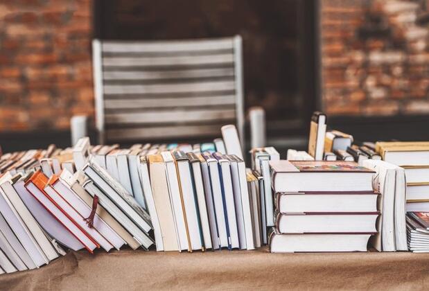 4.İzmir Kitap Fuarı ne zaman başlıyor, nerede yapılacak? İzmir Kitap Fuar'ına hangi yazarlar gelecek,  imza günleri ne zaman?