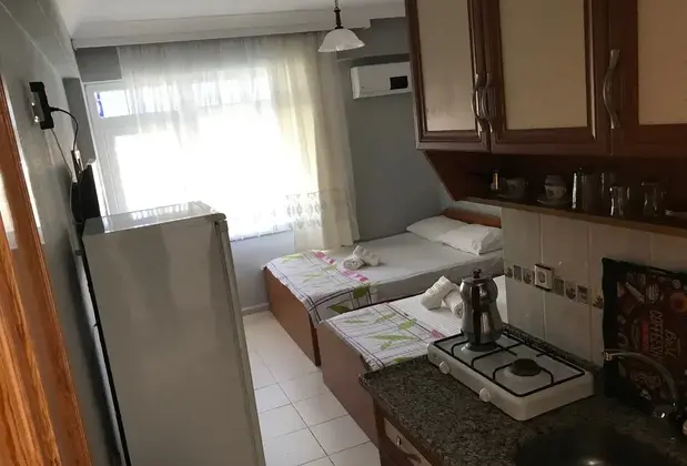 Joey Motel - Görsel 5