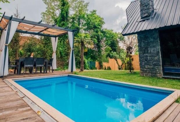 Happy Yellow Suit Kartepe - Görsel 3