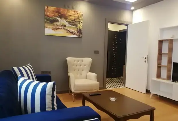 New House Suit - Görsel 4