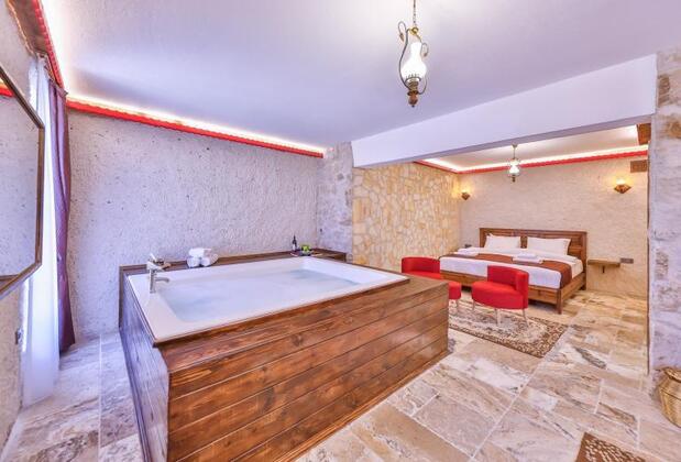 Royal Crown Stone House - Görsel 6