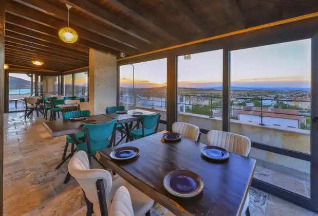 Royal Crown Stone House - Görsel 16