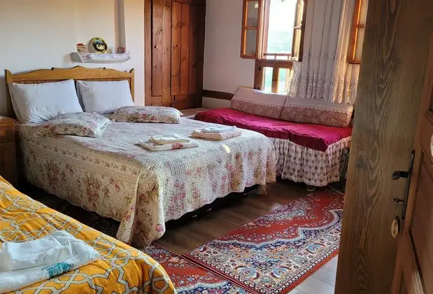 Özçelik Aile Pansiyonu - Görsel 4