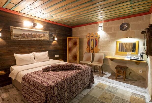 In Stone House - Görsel 3