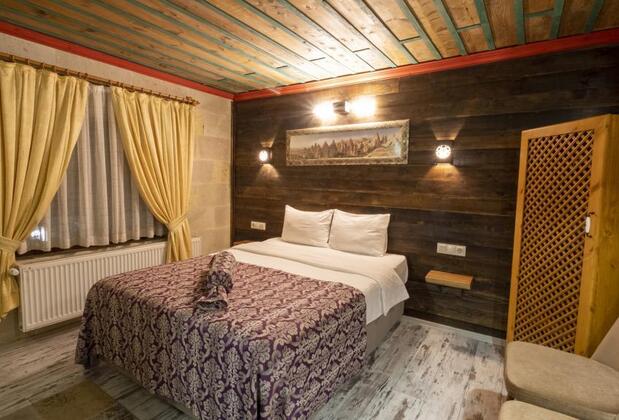 In Stone House - Görsel 4