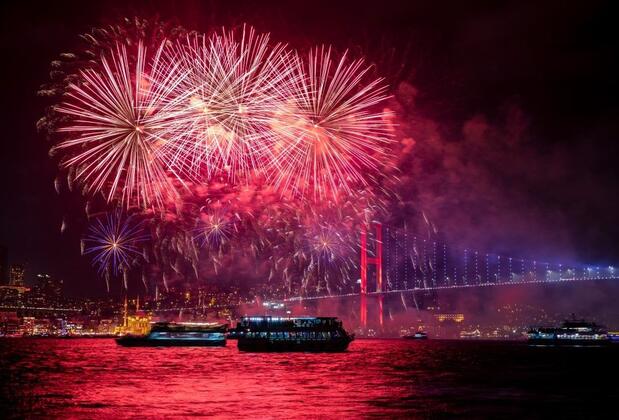 2025'e Masal Gibi Bir Kutlama: Four Seasons Hotel Bosphorus'tan “Kuzey Işıkları” Partisi