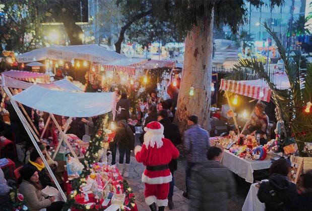 Bu Pazarlar Yılbaşı Coşkusunu Arttıracak! İzmir'de Kurulan Yılbaşı/ Noel Pazarları