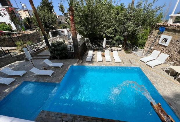 The Old Mill Hotel Lapta - Görsel 2