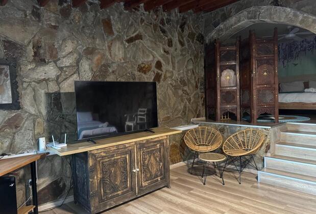 The Old Mill Hotel Lapta - Görsel 10