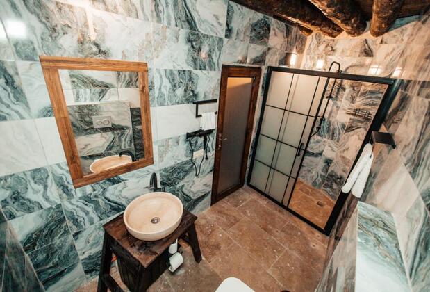 Vanessa Cave House - Görsel 16