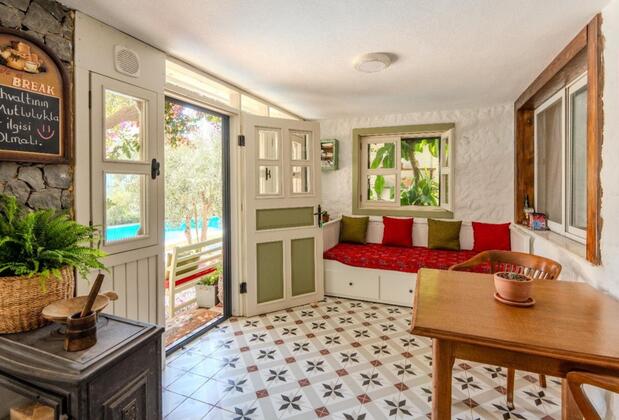 Morisi Pansiyon Karaburun - Görsel 13