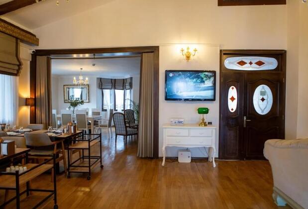 Gül Hanım Konağı Bornova Yakaköy - Görsel 2