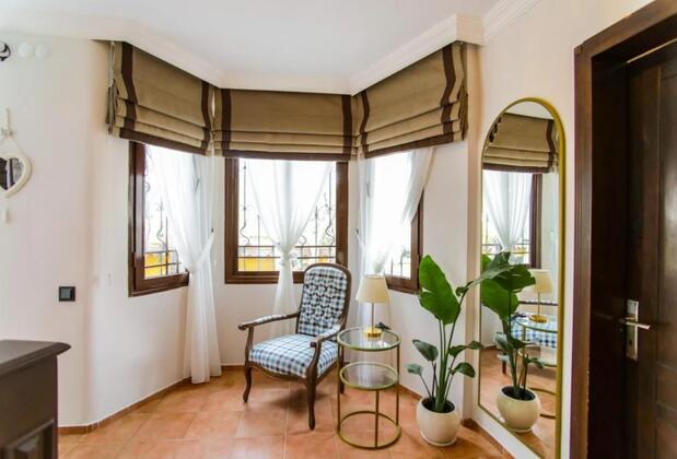 Gül Hanım Konağı Bornova Yakaköy - Görsel 3