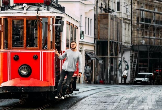İstiklal Caddesi’nin gizemli tüneli: Rumeli Han Geçidi