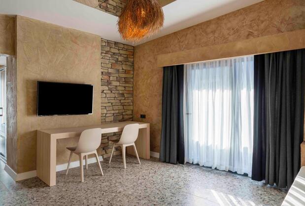 Lucky Monkey Midi Hotel - Görsel 9